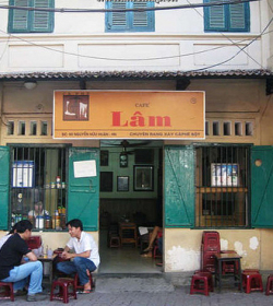 sidewalk cafe hanoi
