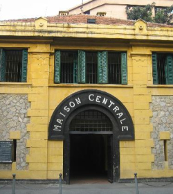 Hoa Lo prison