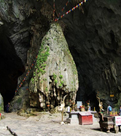 perfume pagoda cave