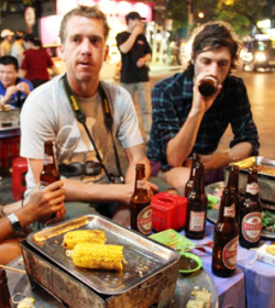 hanoi street food by night